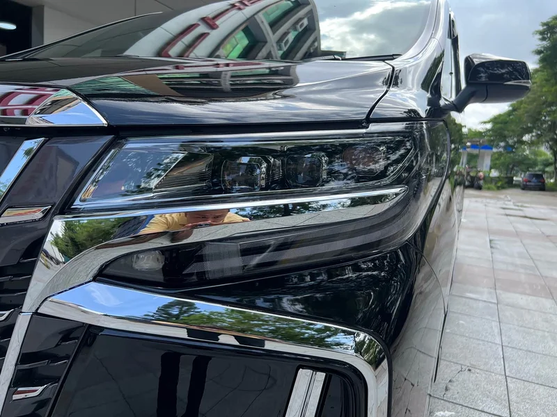 Toyota Alphard — фото 7