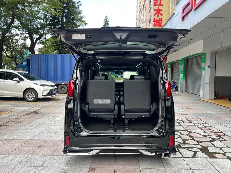 Toyota Alphard — фото 8