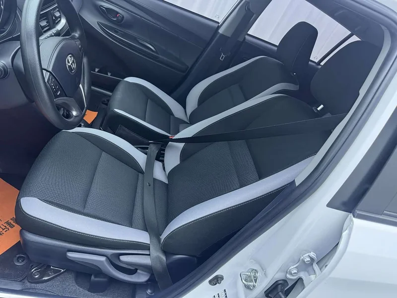 Toyota Yaris L — фото 13