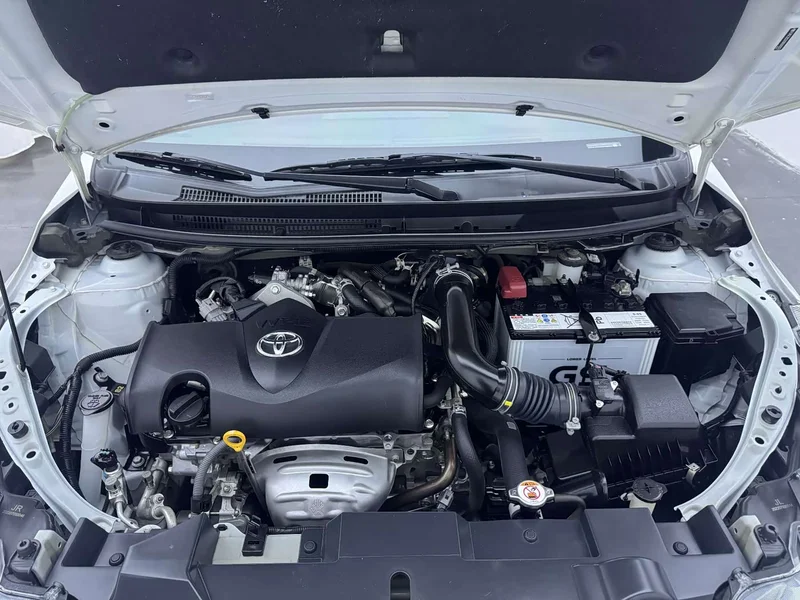 Toyota Yaris L — фото 3