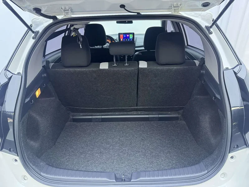 Toyota Yaris L — фото 4
