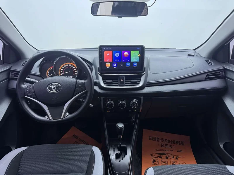 Toyota Yaris L — фото 9