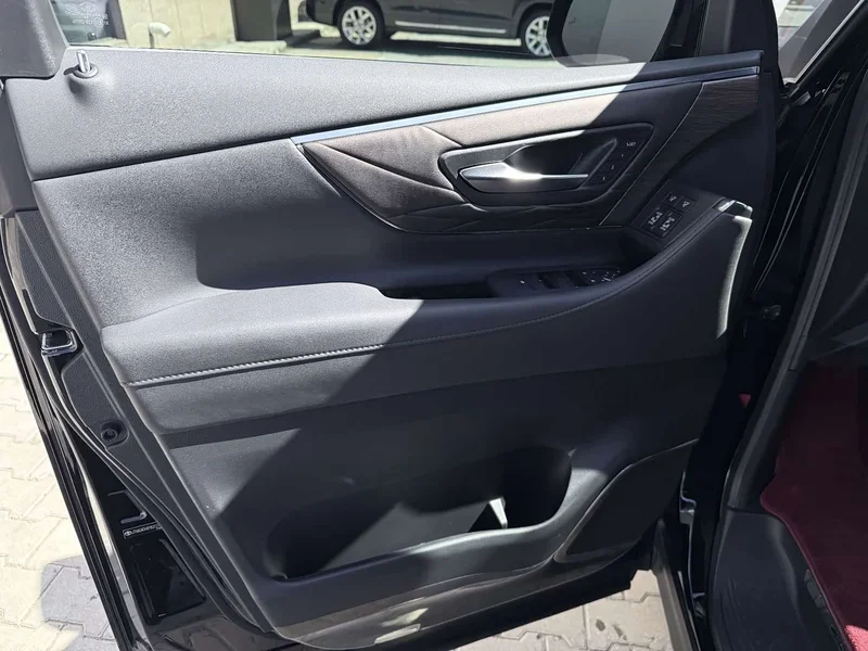 Toyota Vellfire — фото 11