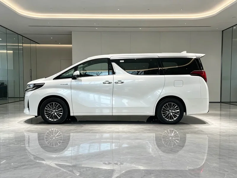 Toyota Alphard — фото 6