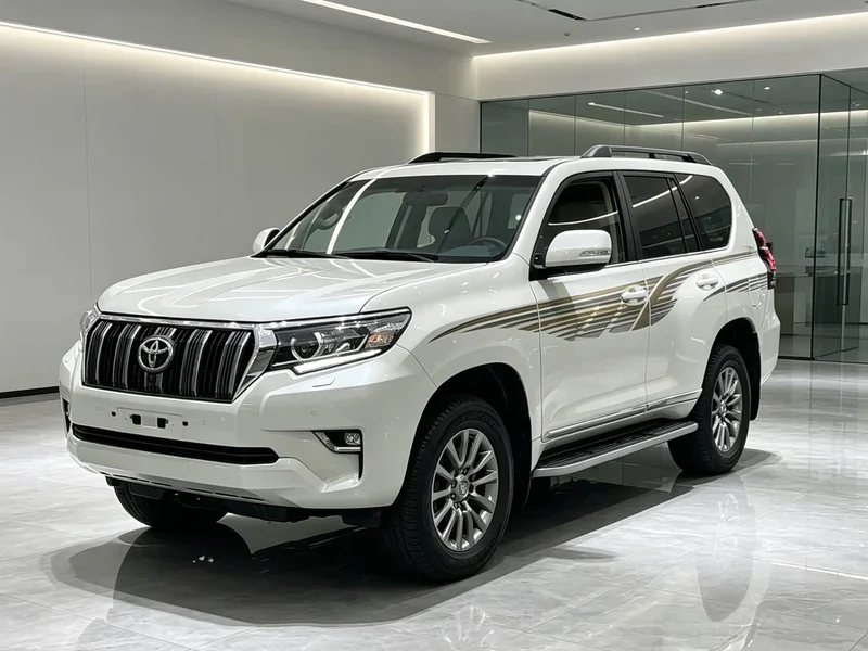 Toyota Prado — фото 1