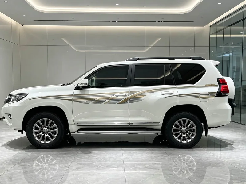 Toyota Prado — фото 4