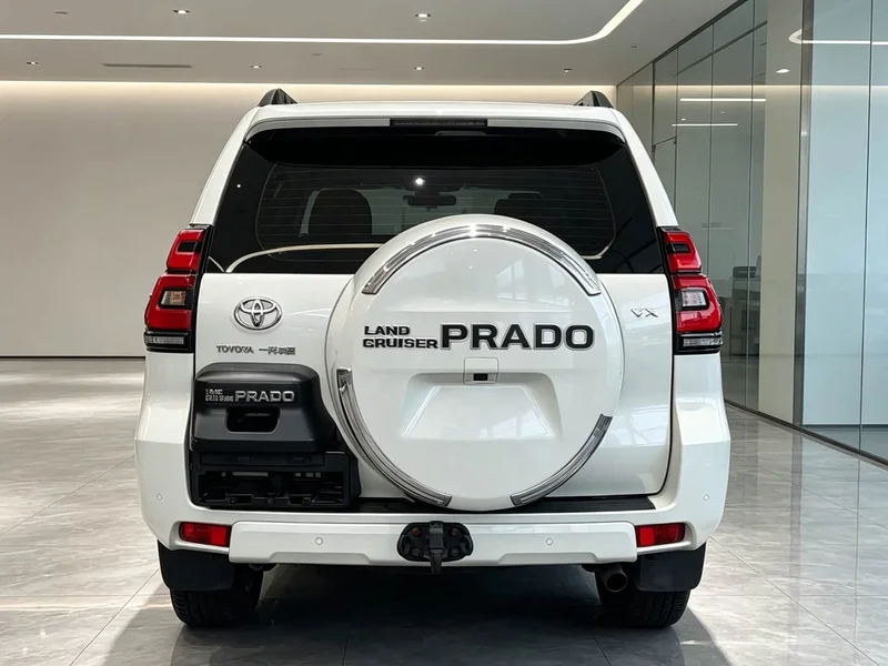 Toyota Prado — фото 5