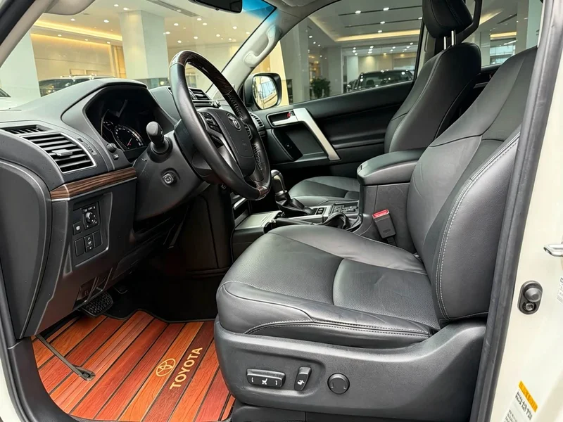 Toyota Prado — фото 10
