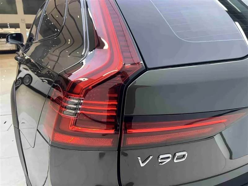 Volvo V90 — фото 28