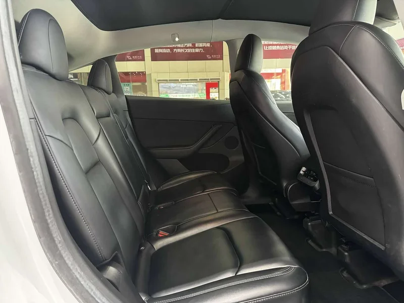 Tesla Model Y — фото 13