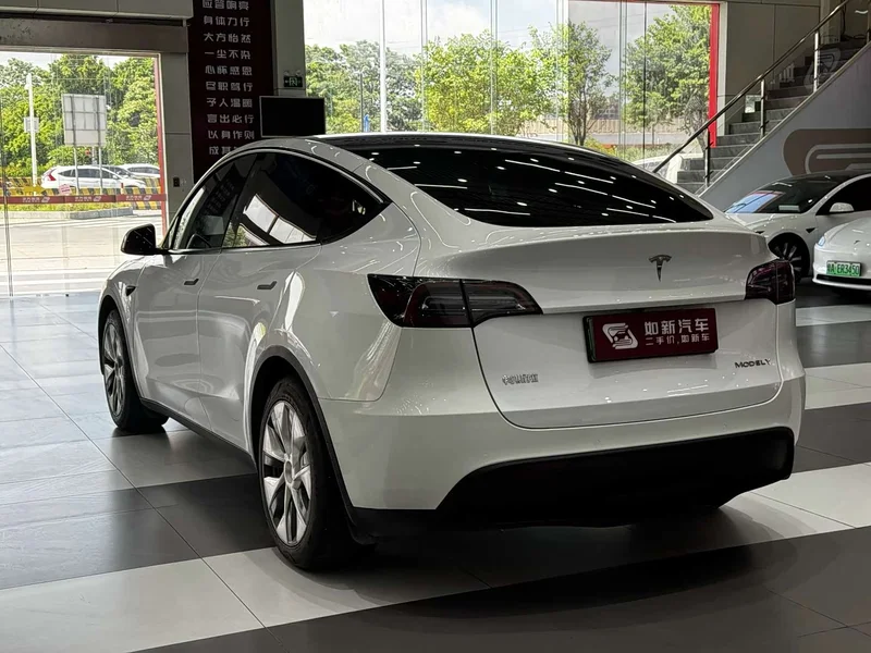 Tesla Model Y — фото 4