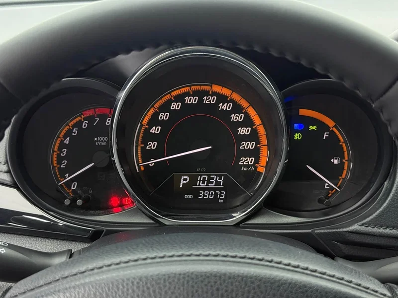 Toyota Yaris L — фото 17