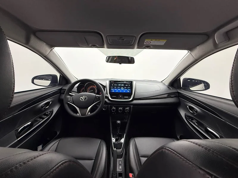 Toyota Yaris L — фото 9