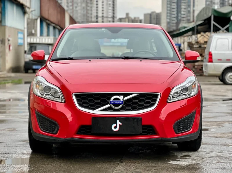 Volvo C30 — фото 2