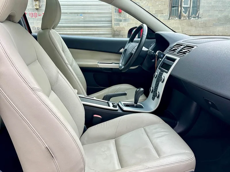 Volvo C30 — фото 10