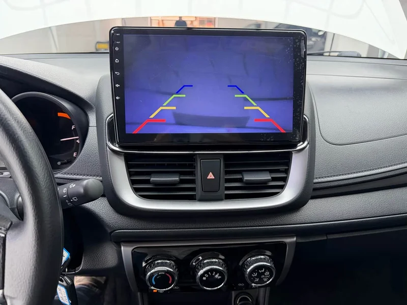 Toyota Yaris L — фото 12