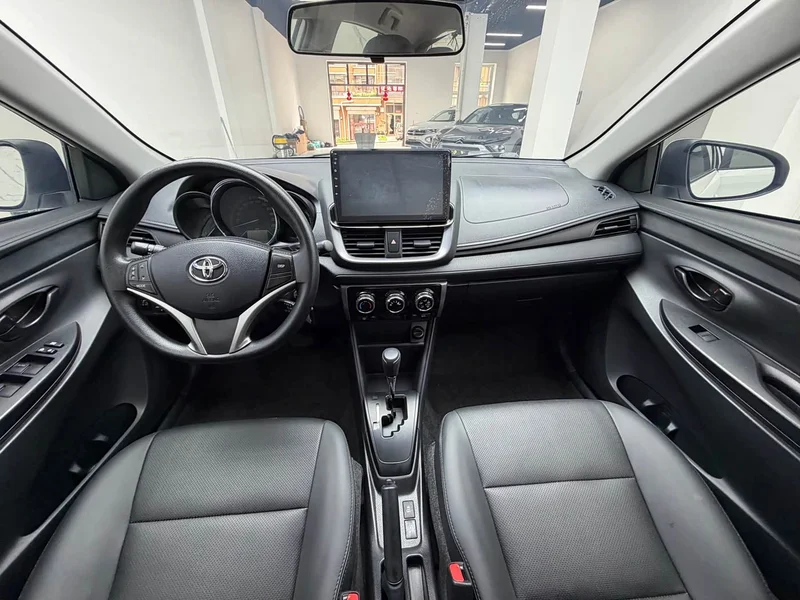 Toyota Yaris L — фото 16