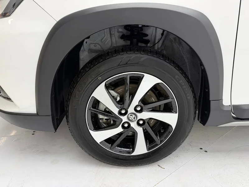 Toyota Yaris L — фото 8