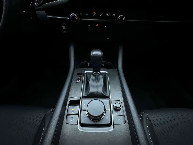 Mazda 3 Axela — фото 15