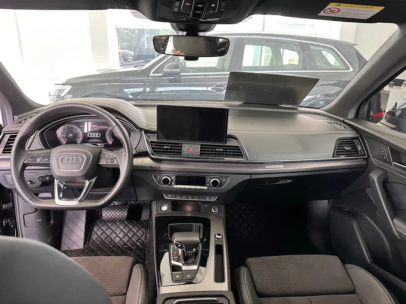 Audi Q5L Sportback — фото 7