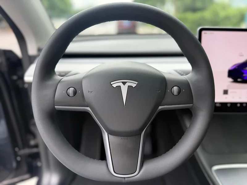 Tesla Model Y — фото 11