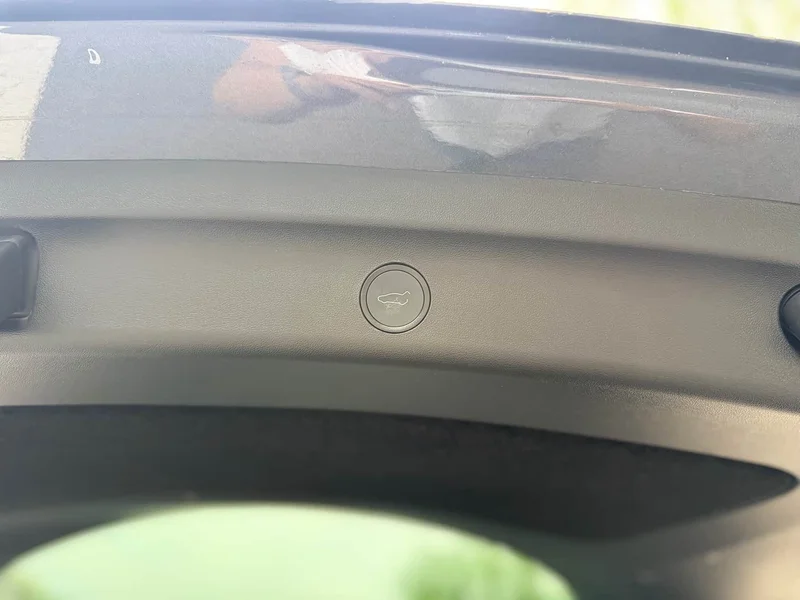 Tesla Model Y — фото 15