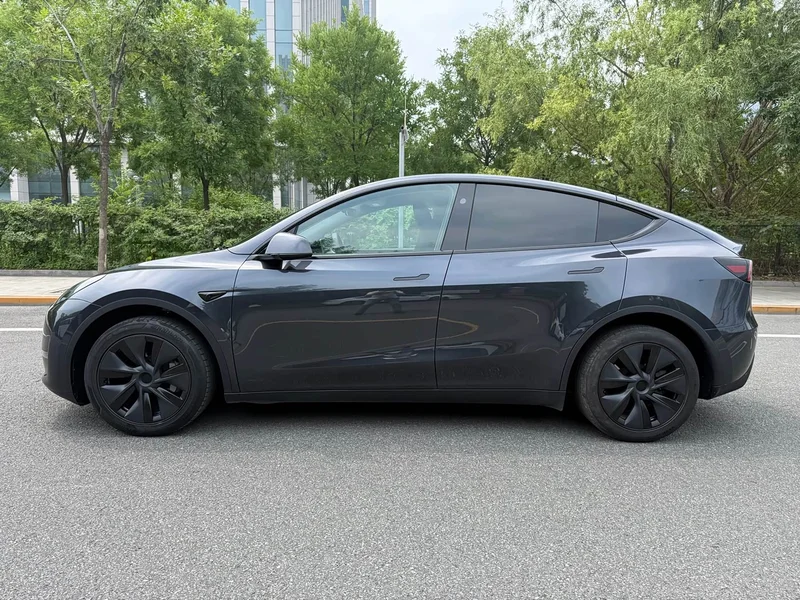 Tesla Model Y — фото 5