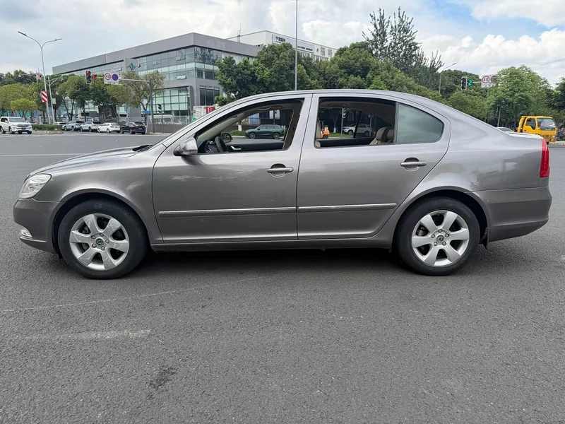Volkswagen Octavia — фото 4
