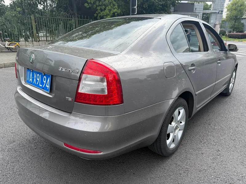 Volkswagen Octavia — фото 7