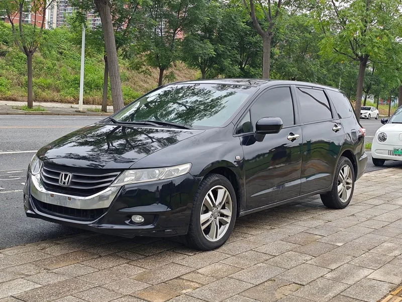 Honda Odyssey — фото 1