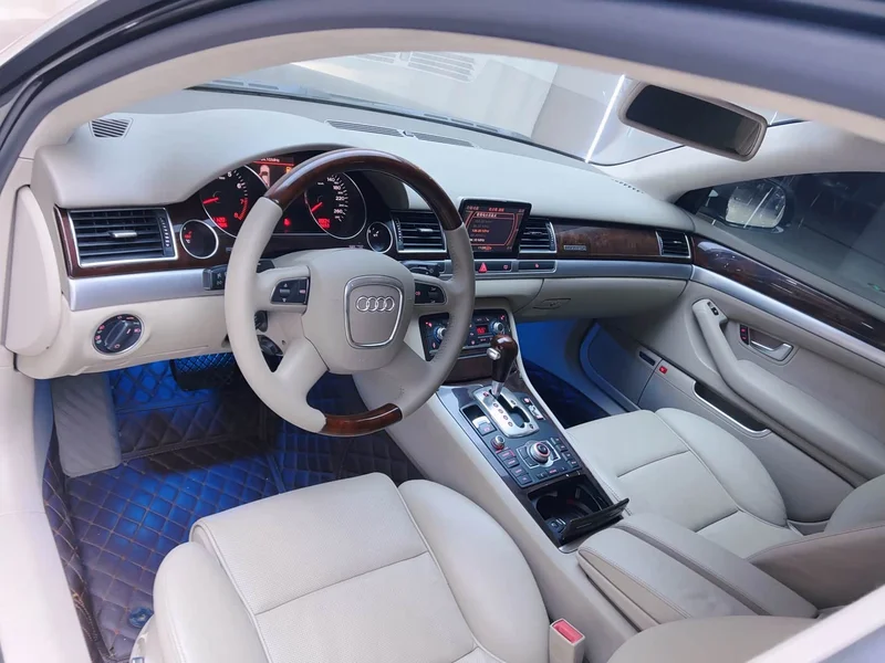 Audi A8 — фото 13