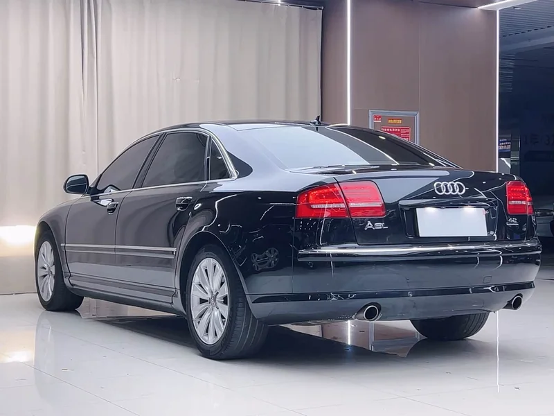 Audi A8 — фото 17