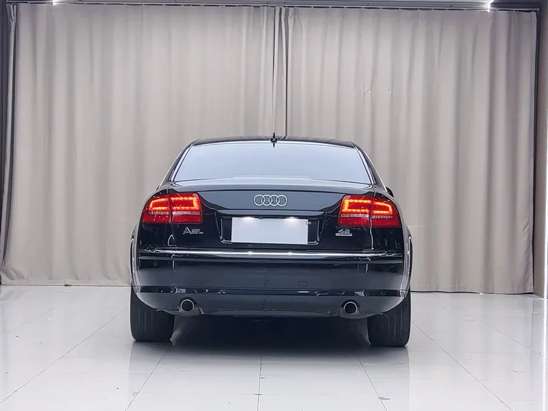 Audi A8 — фото 19