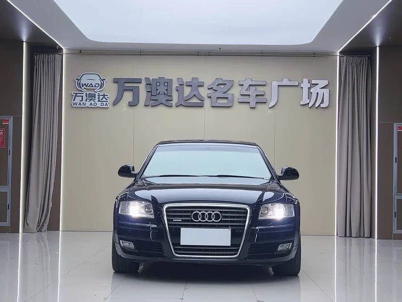 Audi A8 — фото 2