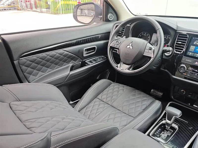 Mitsubishi Outlander — фото 13