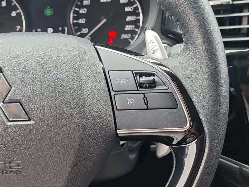 Mitsubishi Outlander — фото 19