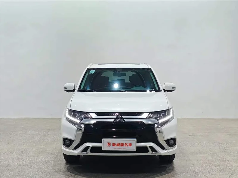 Mitsubishi Outlander — фото 2