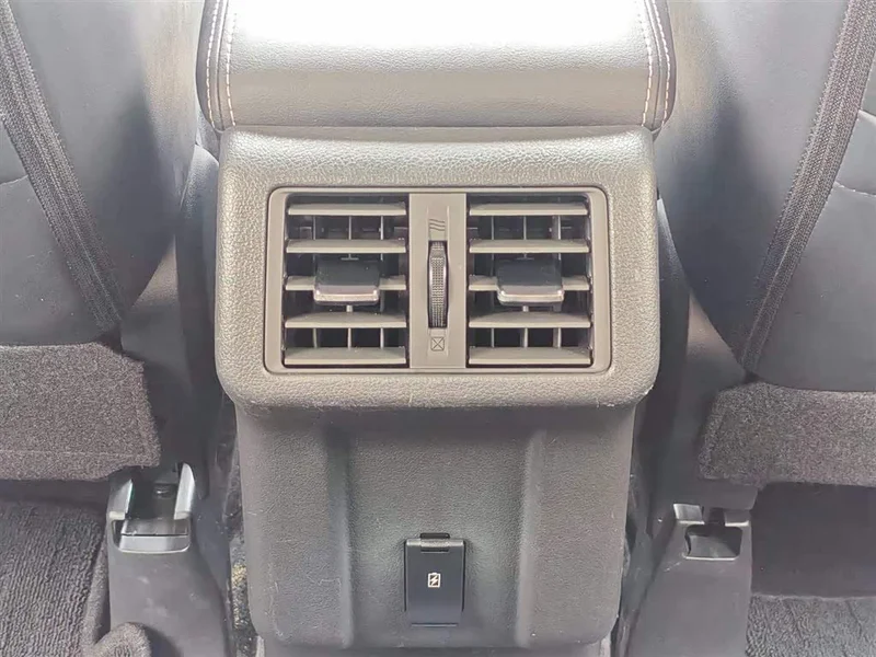 Mitsubishi Outlander — фото 24