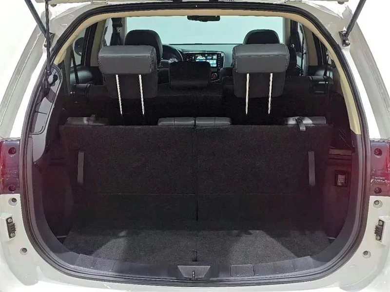 Mitsubishi Outlander — фото 26