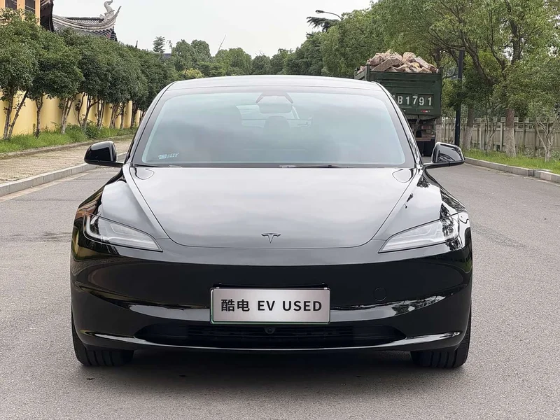 Tesla Model 3 — фото 2