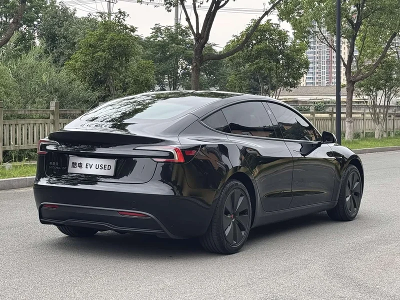 Tesla Model 3 — фото 3