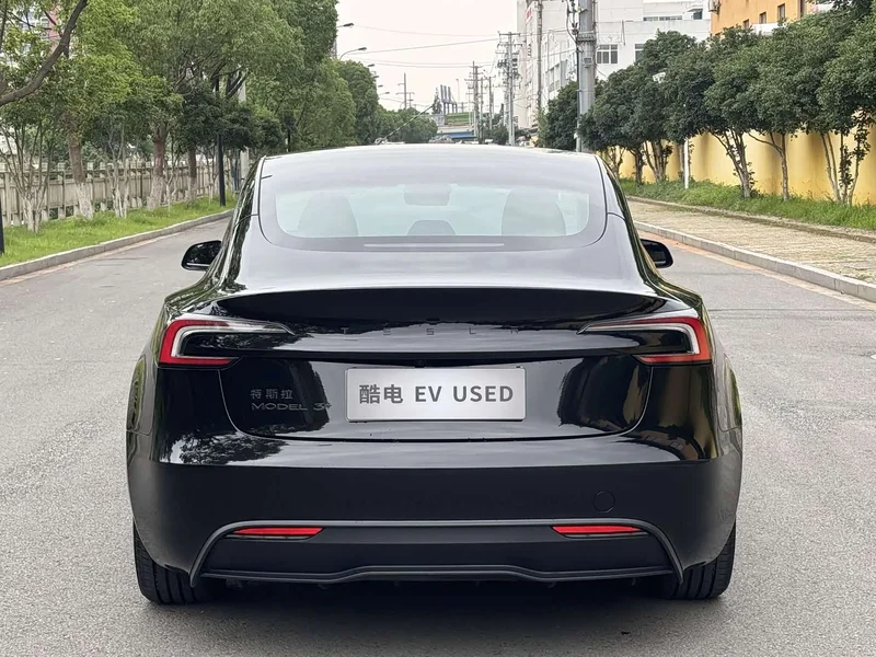 Tesla Model 3 — фото 4