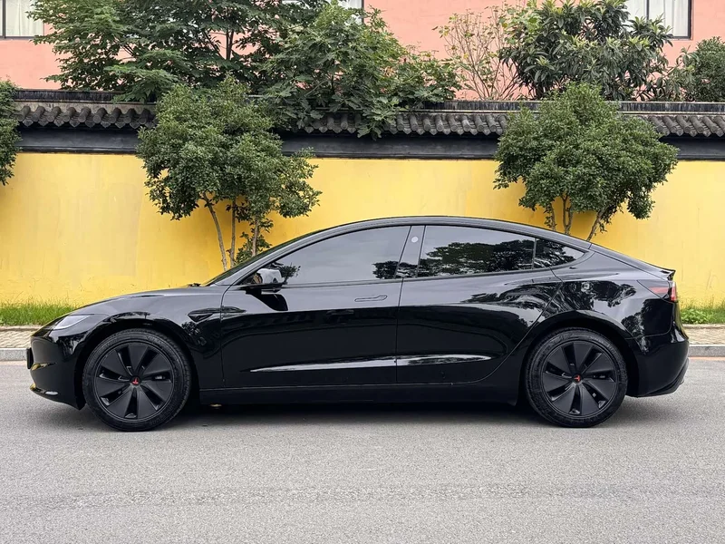 Tesla Model 3 — фото 5