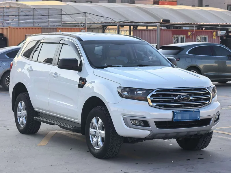 Ford Everest — фото 3