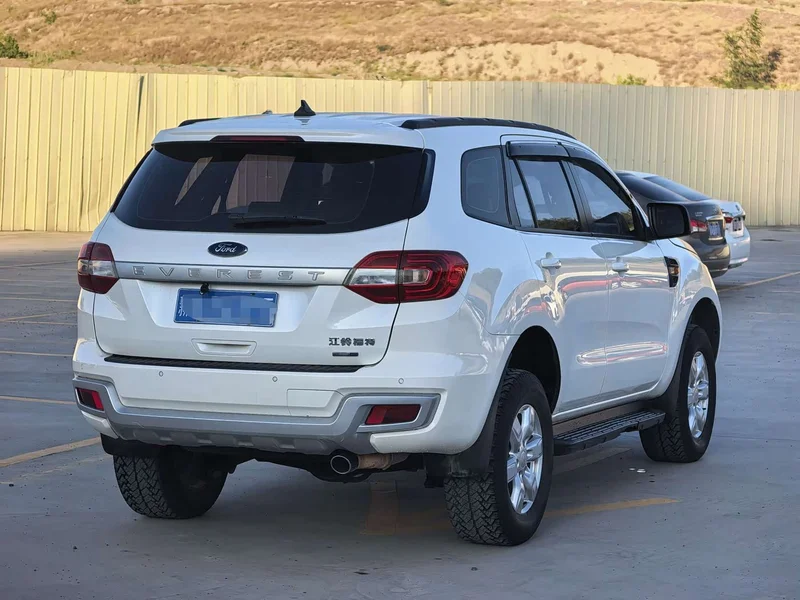 Ford Everest — фото 7