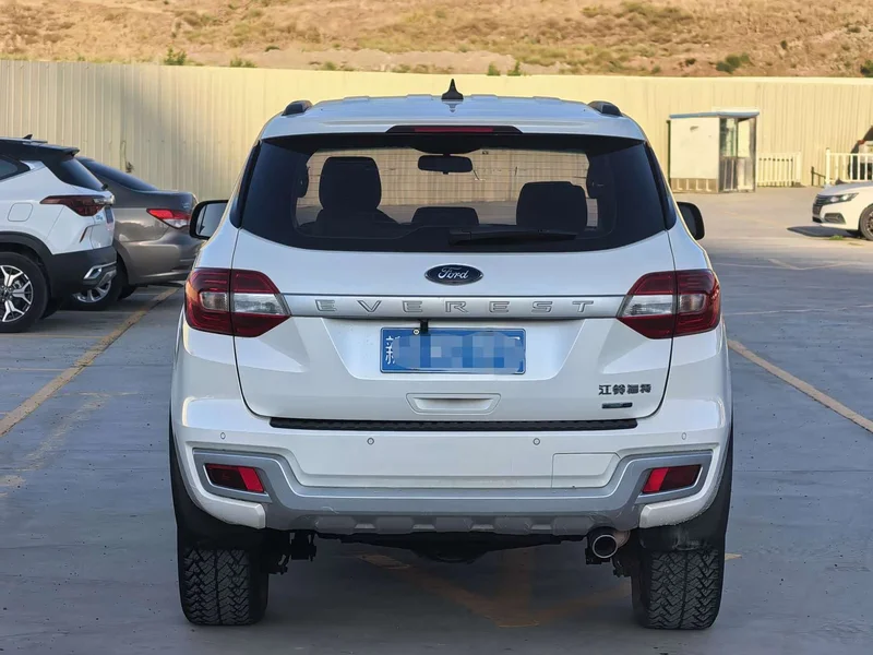Ford Everest — фото 8