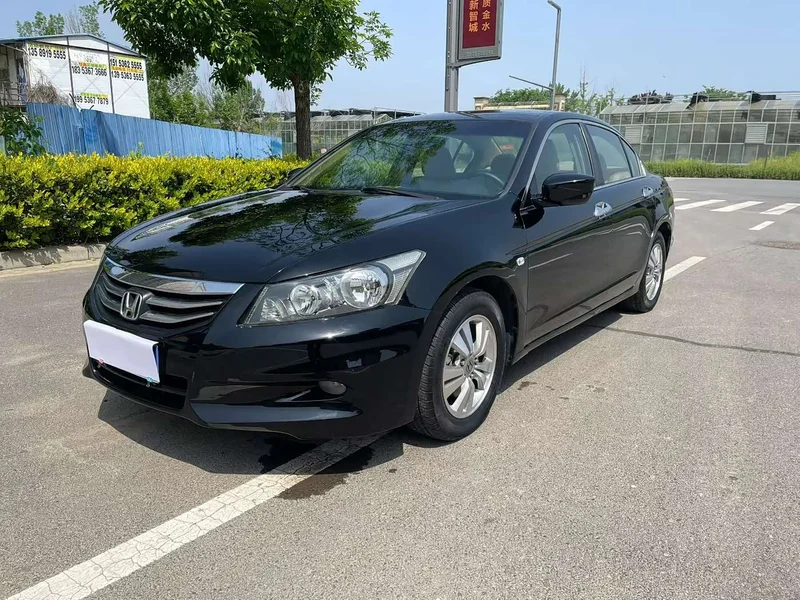 Honda Accord — фото 1