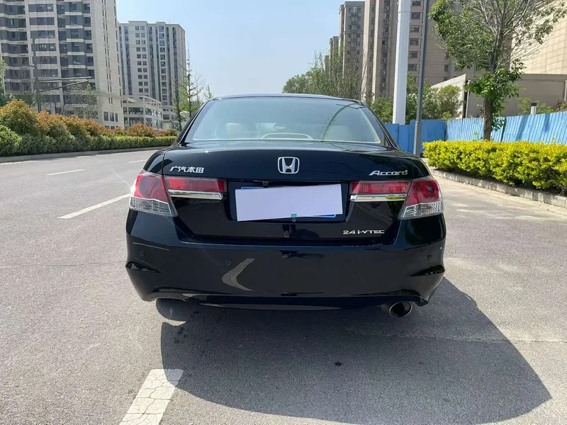Honda Accord — фото 8