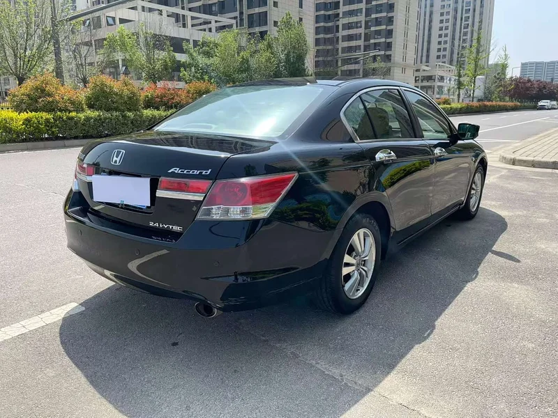 Honda Accord — фото 9