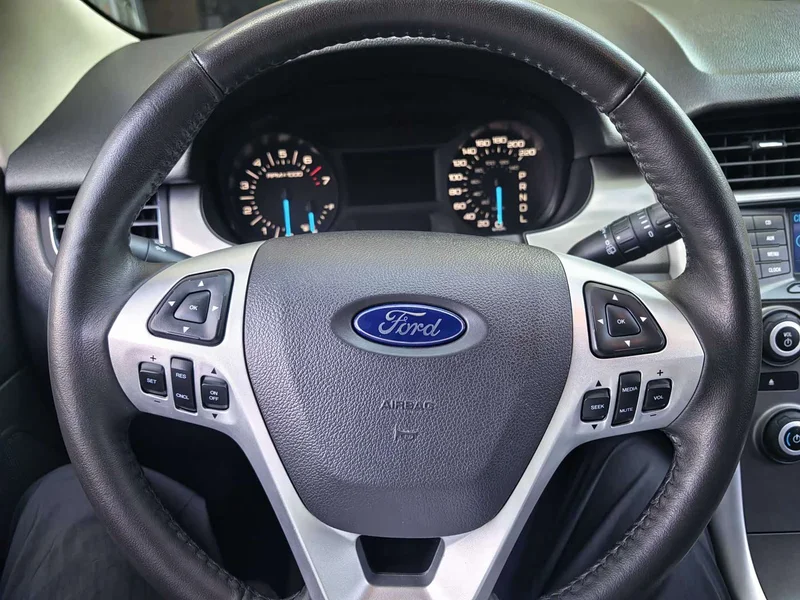 Ford Edge — фото 14